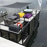 Botel Diamond Bigigio House Boat