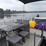 Botel Diamond Bigigio House Boat *