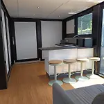Botel Diamond Bigigio House Boat