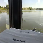 Botel Diamond Bigigio House Boat Lisanza