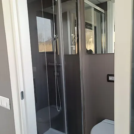 Diamond Bigigio House Boat Botel *