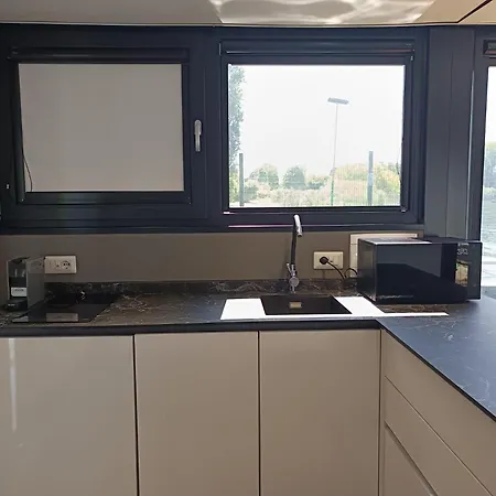 Diamond Bigigio House Boat * Lisanza