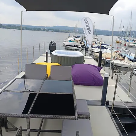 Botel Diamond Bigigio House Boat