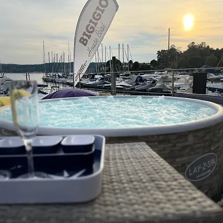 Botel Diamond Bigigio House Boat Lisanza