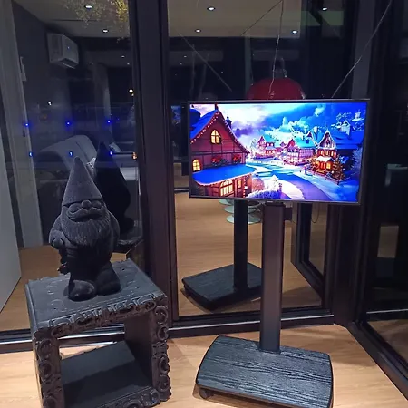 Diamond Bigigio House Boat Botel *