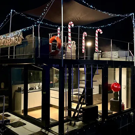 Diamond Bigigio House Boat Botel