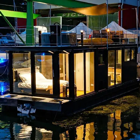 Diamond Bigigio House Boat Lisanza