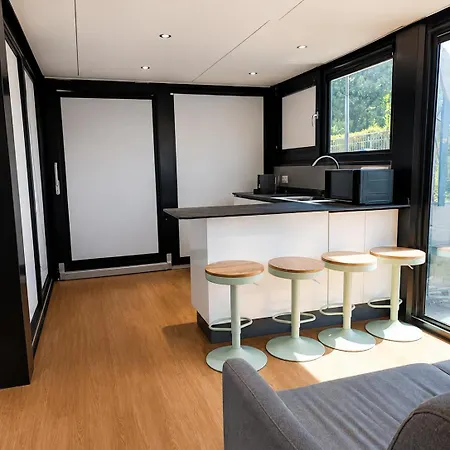 Diamond Bigigio House Boat Botel