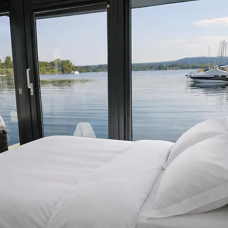 Botel Diamond Bigigio House Boat *
