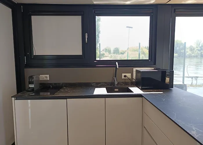 Diamond Bigigio House Boat * Lisanza