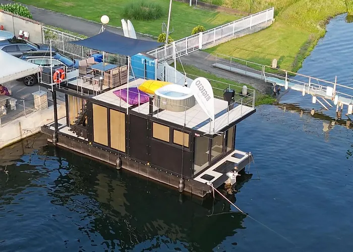 Diamond Bigigio House Boat Lisanza