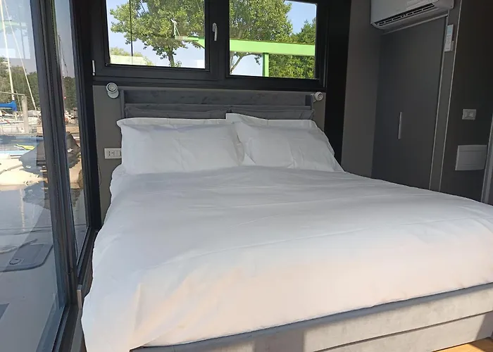 Diamond Bigigio House Boat *