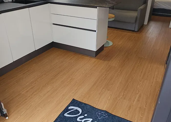 Diamond Bigigio House Boat Bådhotel *