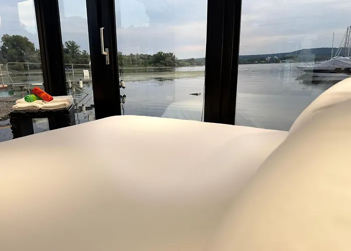 Bådhotel Diamond Bigigio House Boat Lisanza