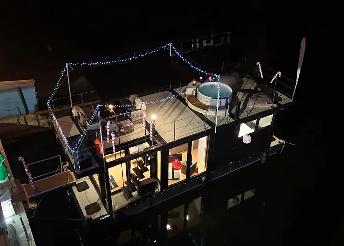 Diamond Bigigio House Boat * Lisanza